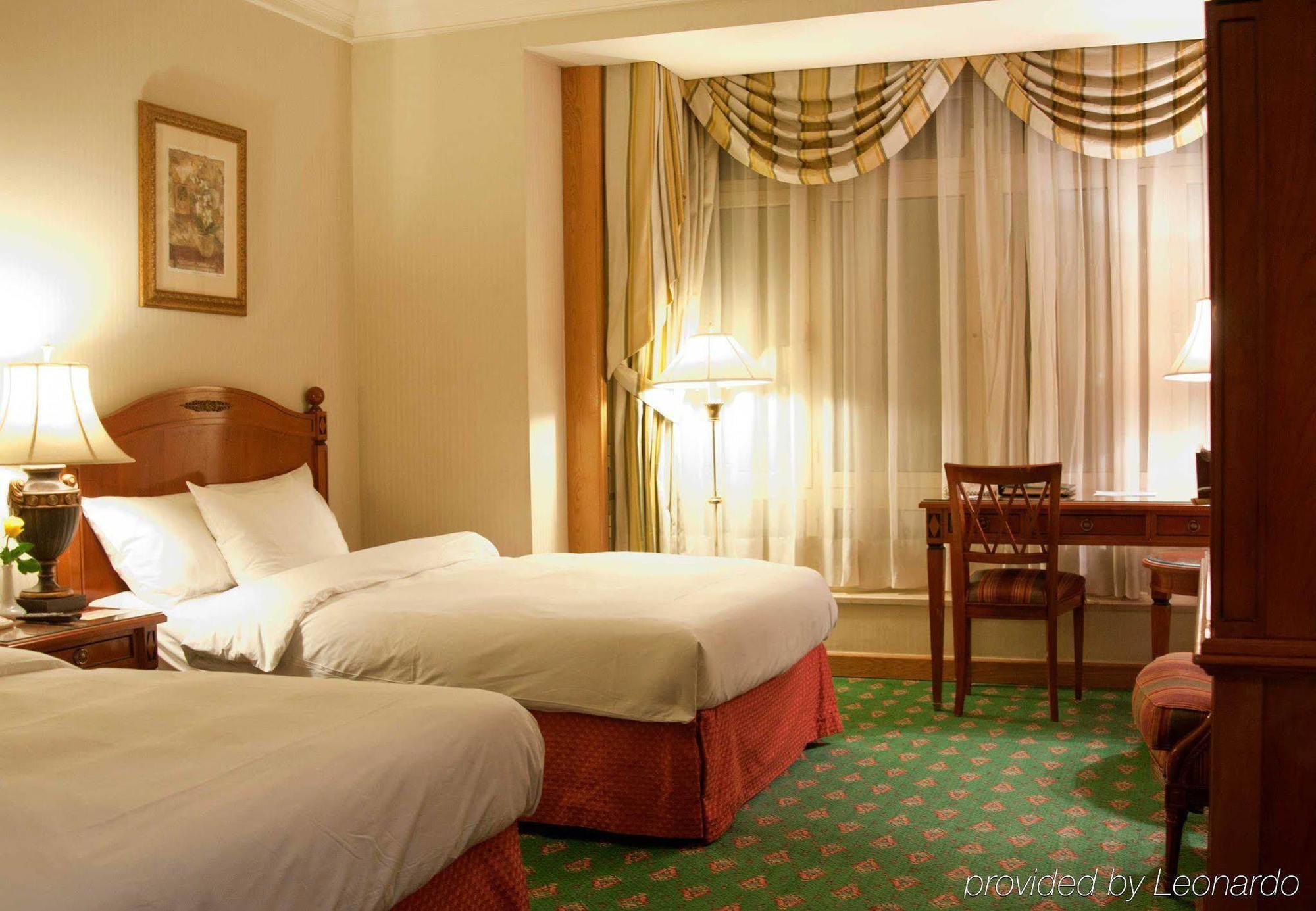 Madinah Marriott Hotel Медина Стая снимка